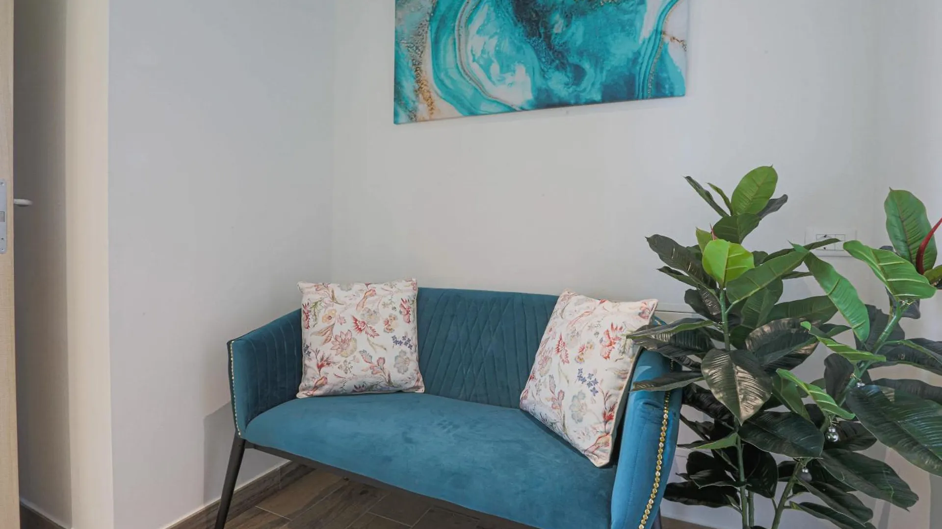 Apartment La Nike - Attico A Desenzano Centro, 10 Minuti Dal Lungo Lago Desenzano del Garda