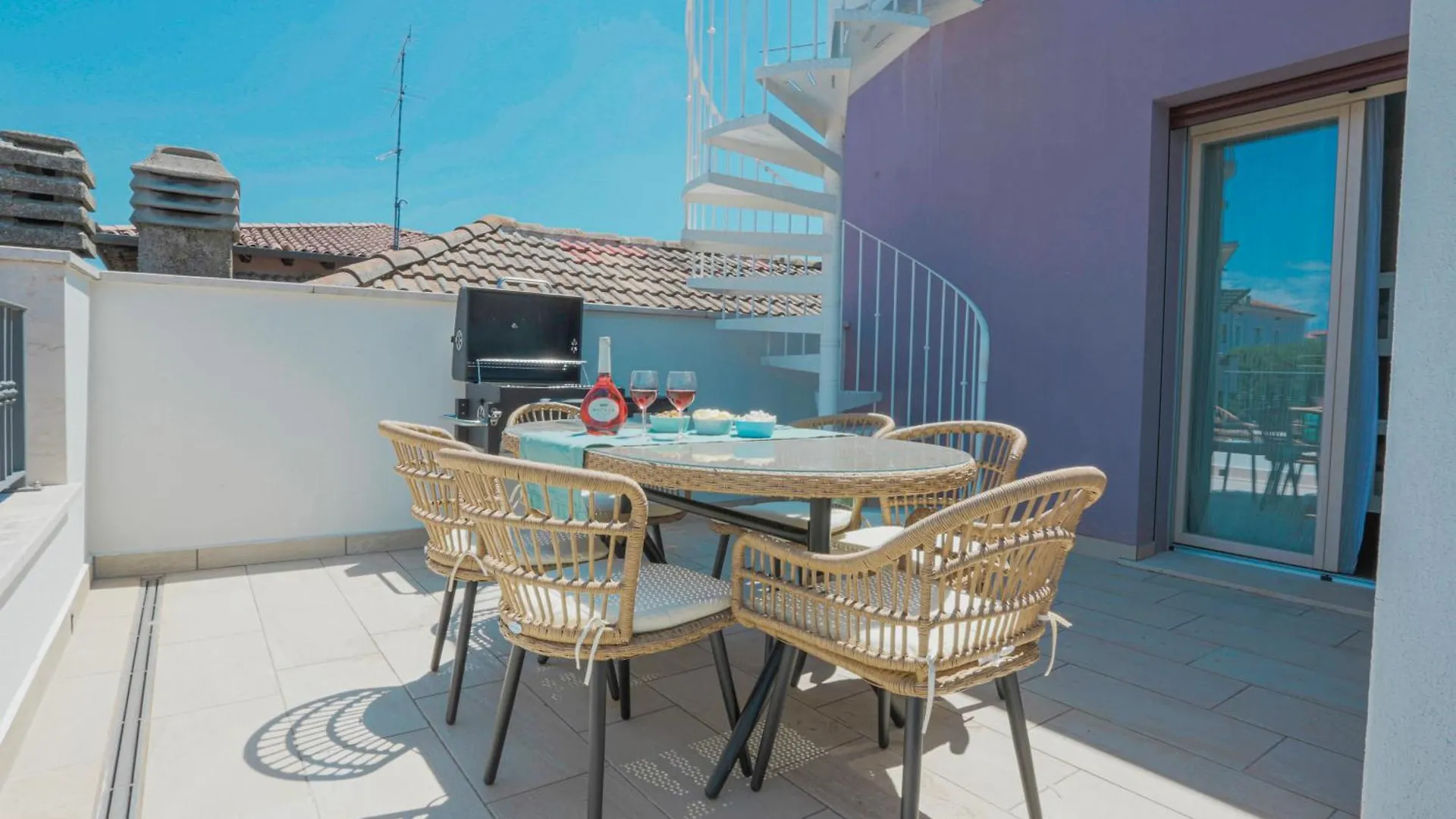 Apartament La Nike - Attico A Desenzano Centro, 10 Minuti Dal Lungo Lago Desenzano del Garda